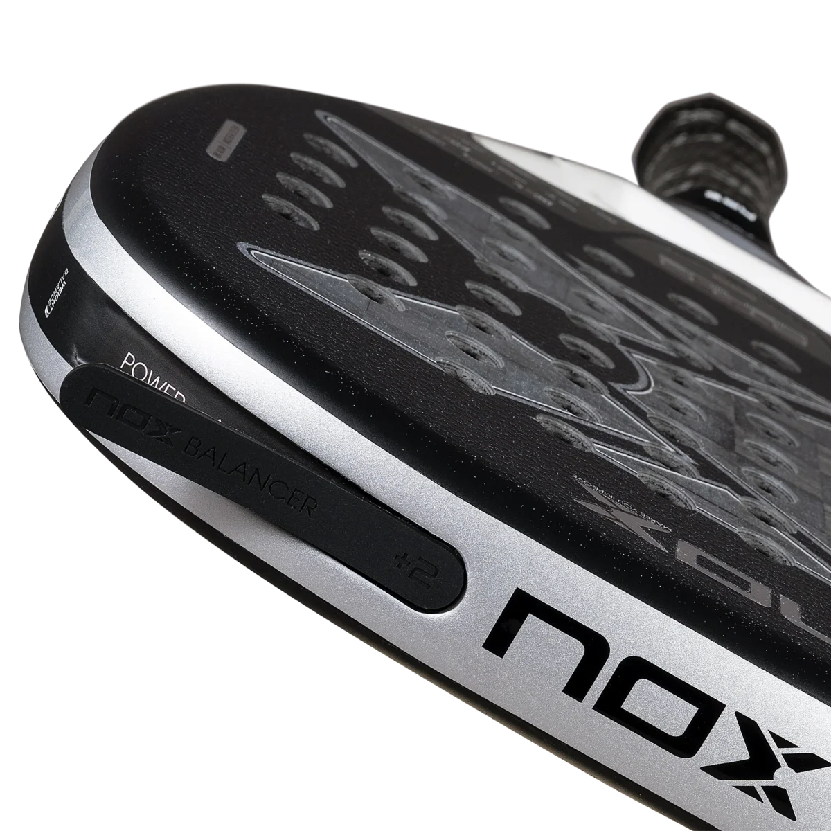 nox-at10-genius-attack-18k-2026-padelschlaeger-agustin-tapia-5